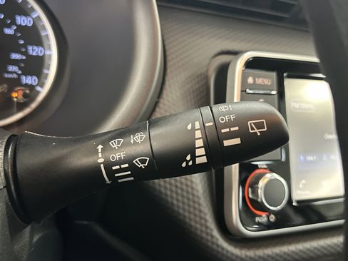 Used 2025 Nissan Kicks Play S image 31