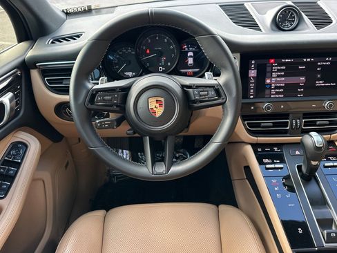 Certified 2022 Porsche Macan AWD image 14