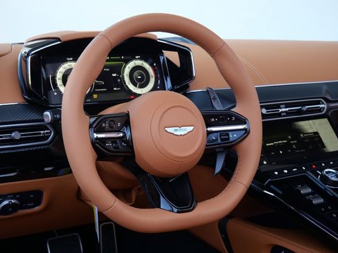 New 2026 Aston Martin V8 Vantage Convertible image 11