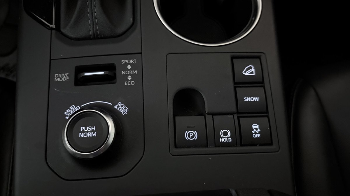 Used 2025 Toyota Highlander XSE AWD/4WD image 25