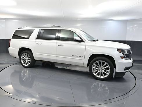 Used 2019 Chevrolet Suburban Premier w/ Premier Plus Edition AWD/4WD image 3