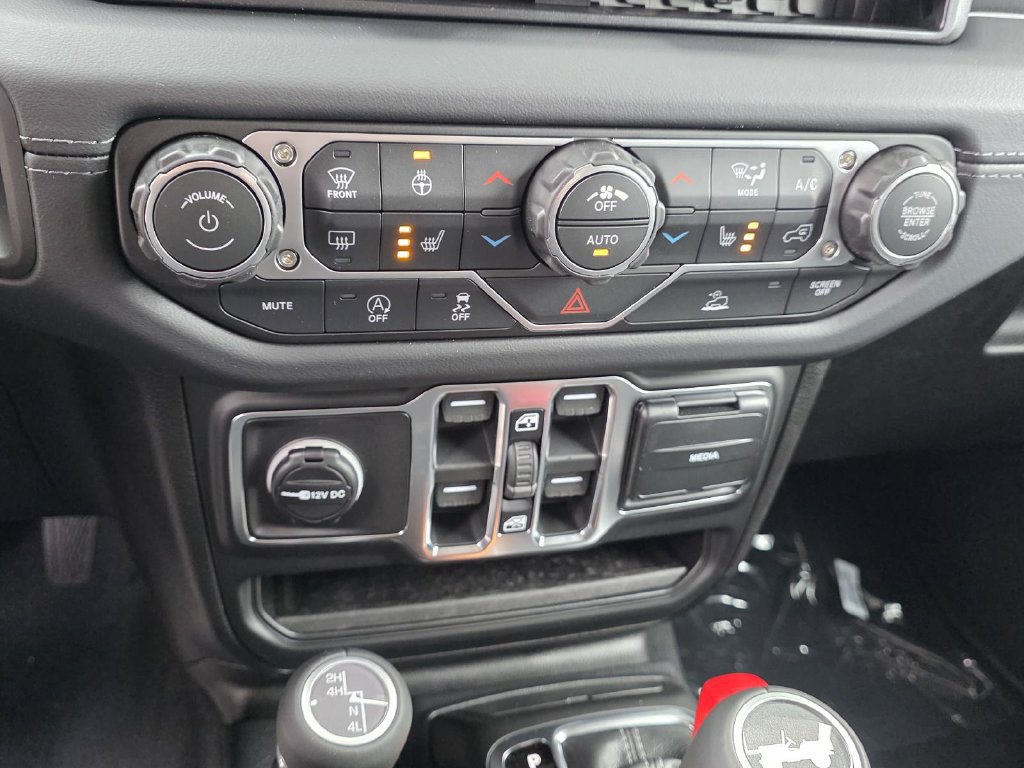 New 2026 Jeep Wrangler Unlimited Sahara w/ Technology Group AWD/4WD image 27