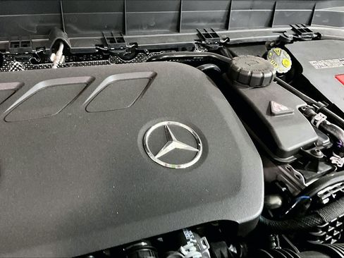 New 2026 Mercedes-Benz GLB 250 4MATIC image 16