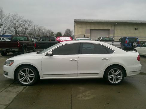 Used 2013 Volkswagen Passat TDI SE image 8