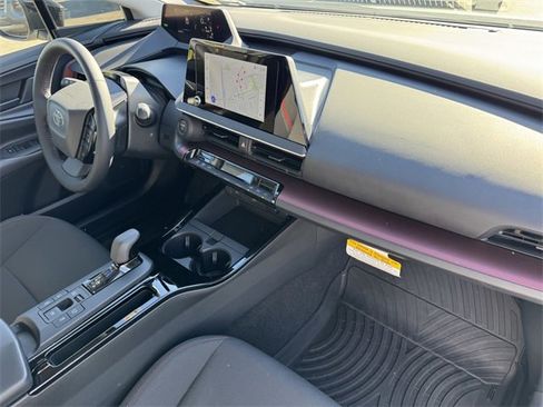 Used 2025 Toyota Prius SE image 6