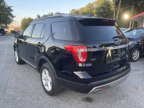 Used 2017 Ford Explorer XLT w/ Equipment Group 202A AWD/4WD image 5