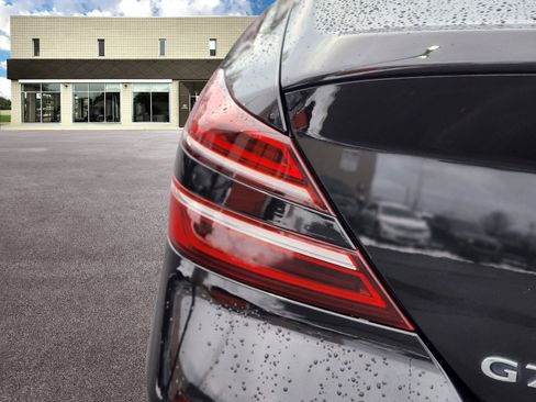 Used 2022 Genesis G70 3.3T w/ Sport Advanced Package image 9