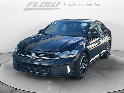 Used 2024 Volkswagen Jetta Sport image 4