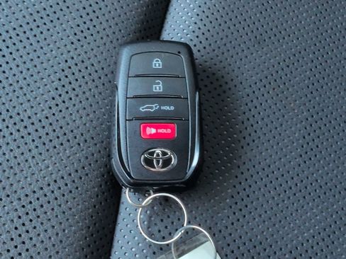 Used 2025 Toyota 4Runner TRD Off-Road Premium AWD/4WD image 26