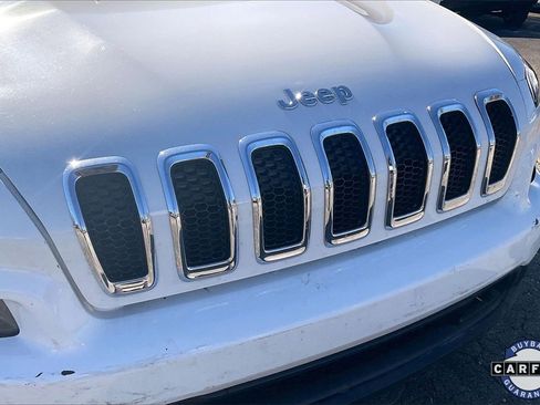 Used 2016 Jeep Cherokee Sport image 32