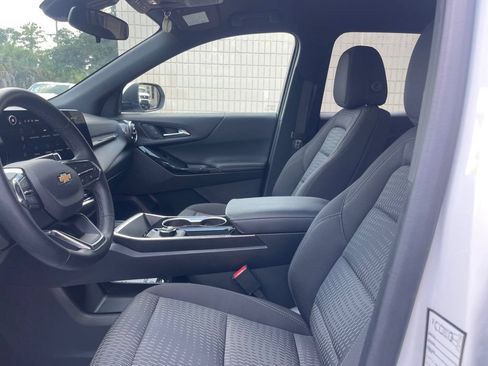Used 2026 Chevrolet Equinox LT FWD image 12