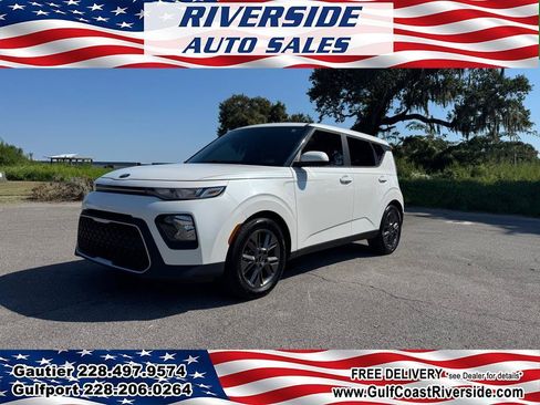 Used 2021 Kia Soul S FWD image 1