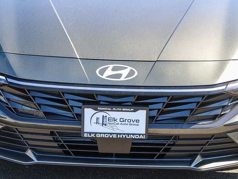 New 2025 Hyundai Elantra Limited image 8