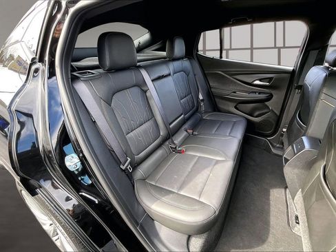 Used 2025 Buick Envista Avenir image 27