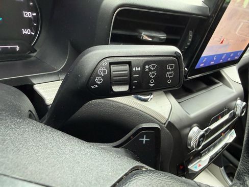 Used 2020 Ford Explorer XLT w/ Equipment Group 202A RWD image 25