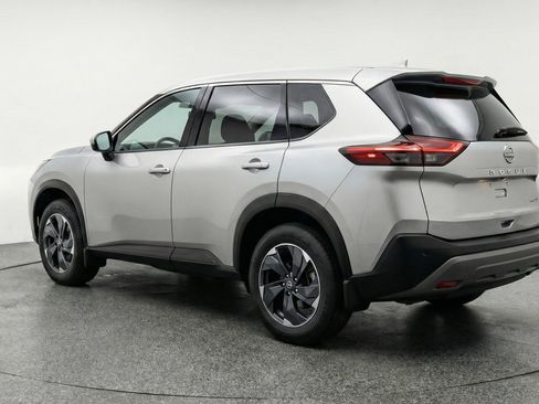 Used 2025 Nissan Rogue SV image 6