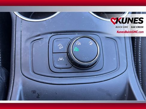 Used 2024 GMC Terrain SLE image 27