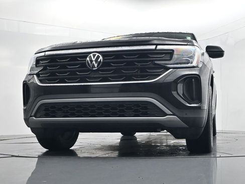 Used 2024 Volkswagen Atlas Cross Sport SE FWD image 45