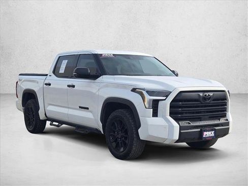 Used 2022 Toyota Tundra SR5 w/ Convenience Package image 3