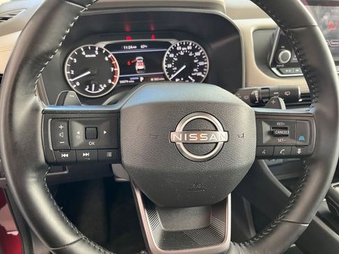 Used 2025 Nissan Rogue SV image 29