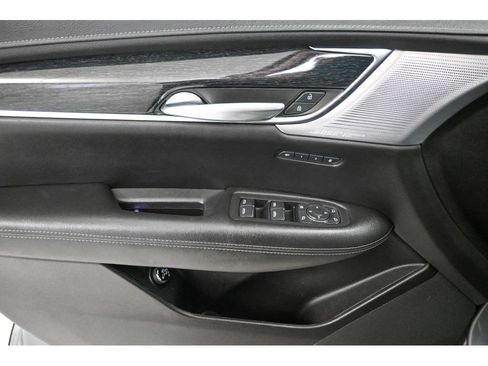 Used 2022 Cadillac XT5 Premium Luxury image 8