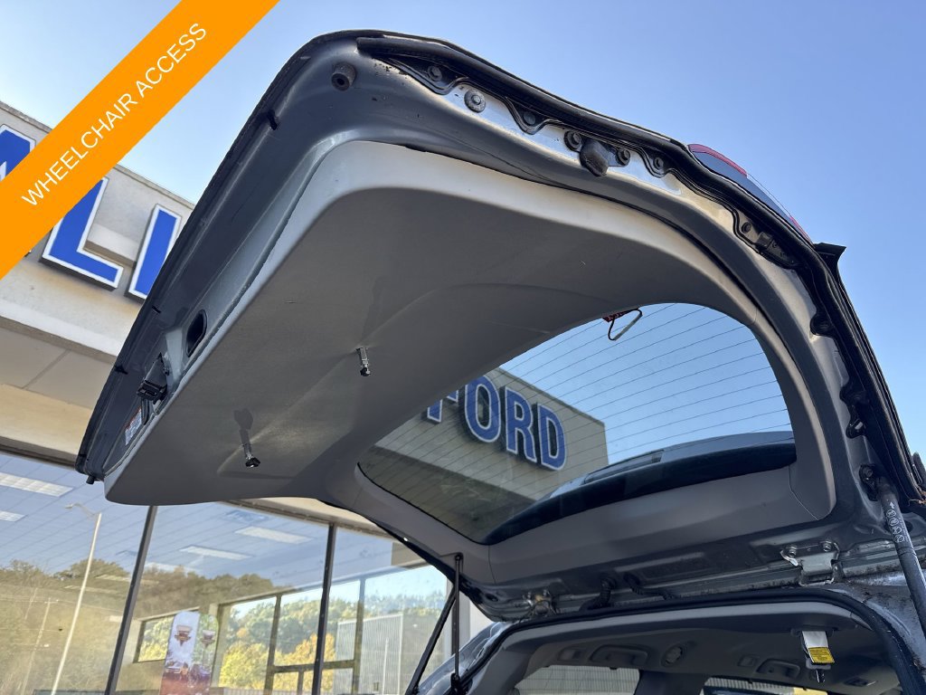 Used 2017 Toyota Sienna XLE Premium FWD image 43
