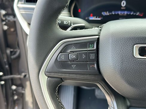 Used 2024 Jeep Grand Cherokee L Laredo w/ Trailer Tow Package image 16