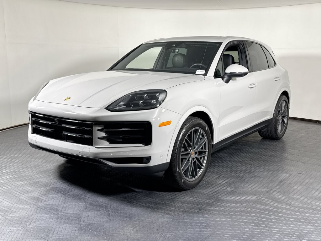 Certified 2025 Porsche Cayenne AWD/4WD image 1