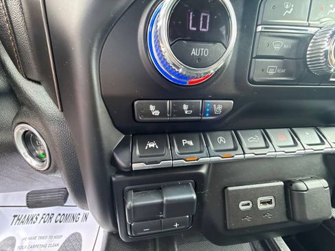 Used 2021 GMC Sierra 1500 AT4 w/ AT4 Value Package AWD/4WD image 17