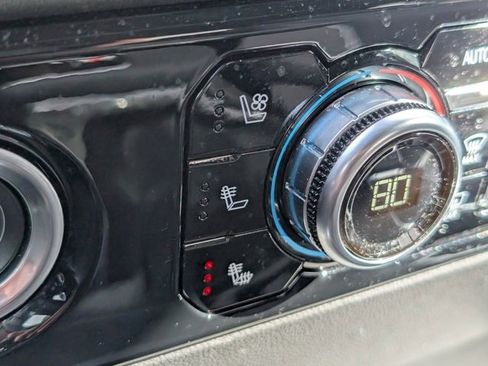 Used 2024 GMC Sierra 1500 SLT w/ SLT Convenience Package image 15