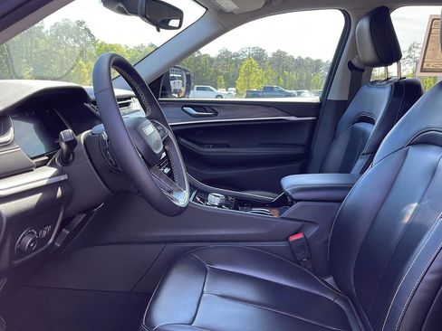 Used 2023 Jeep Grand Cherokee Limited w/ Trailer Tow Prep Group (B) image 13