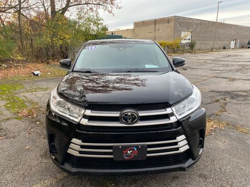 Used 2019 Toyota Highlander LE image 8