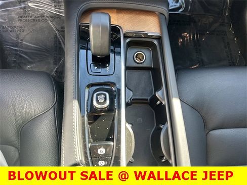 Used 2024 Volvo XC90 B6 Plus image 19