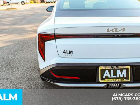 Used 2025 Kia K4 LXS image 12