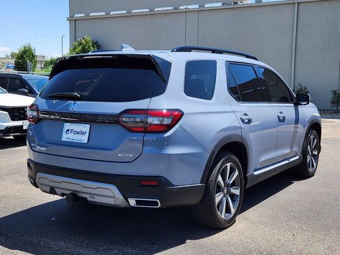 Used 2025 Honda Pilot Elite image 7