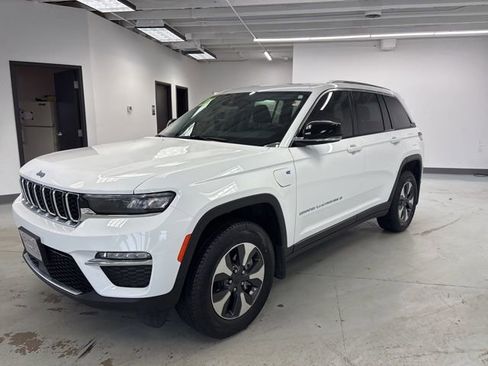 Used 2022 Jeep Grand Cherokee Limited 4xe image 4