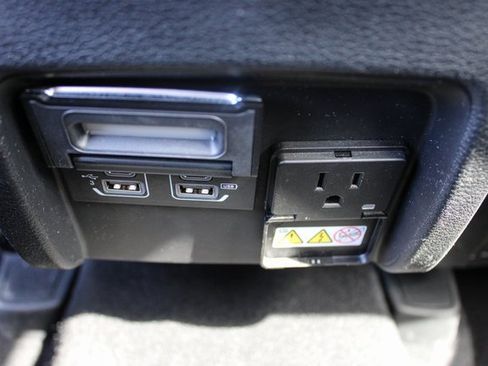 Used 2020 Jeep Cherokee Trailhawk w/ Cold Weather Group image 39