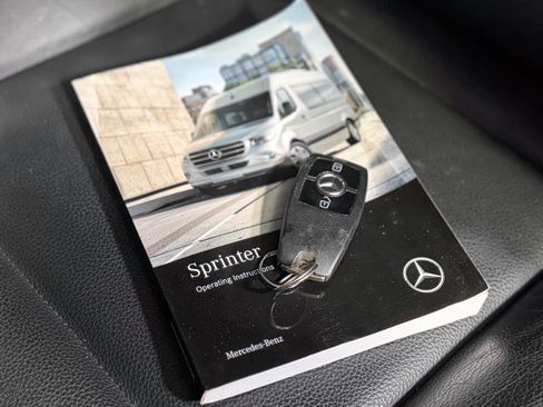 Used 2021 Mercedes-Benz Sprinter 3500 image 34
