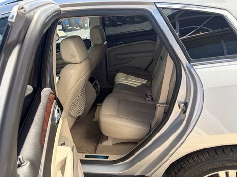 Used 2010 Cadillac SRX Luxury image 22