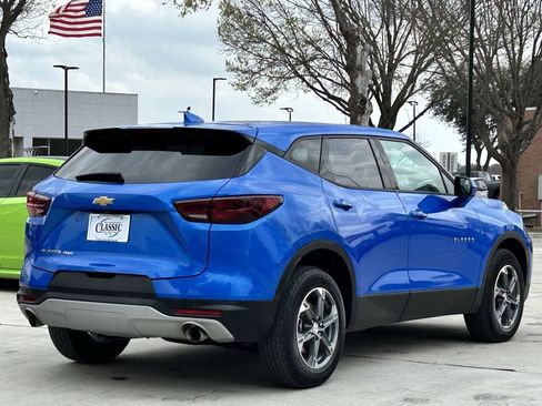 Used 2025 Chevrolet Blazer LT image 4