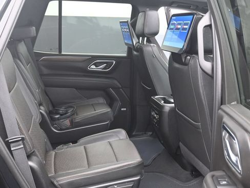 Used 2024 Chevrolet Tahoe High Country AWD/4WD image 12