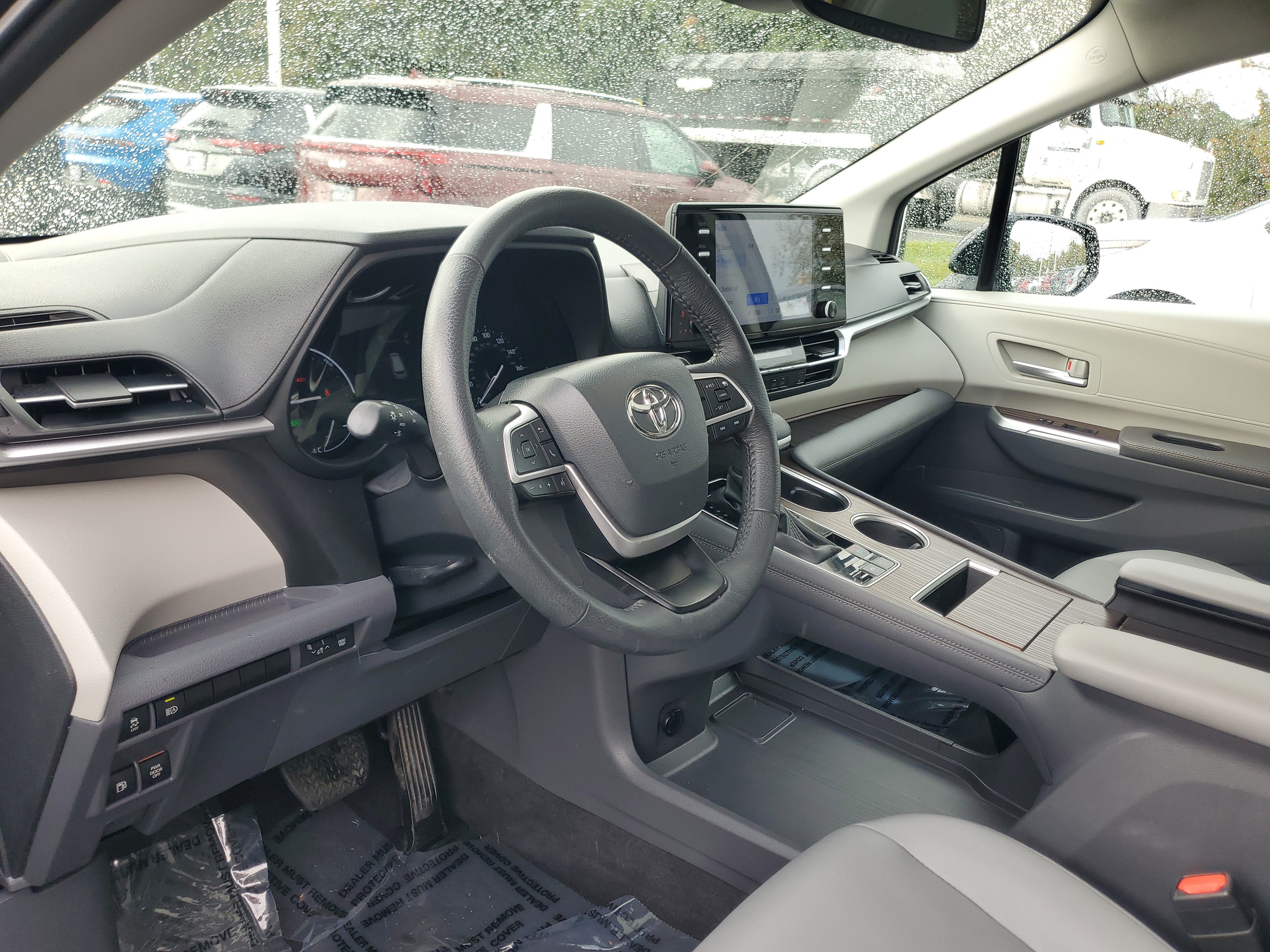 Certified 2024 Toyota Sienna XLE AWD/4WD image 19