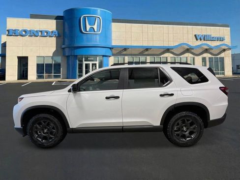 New 2026 Honda Pilot TrailSport image 2