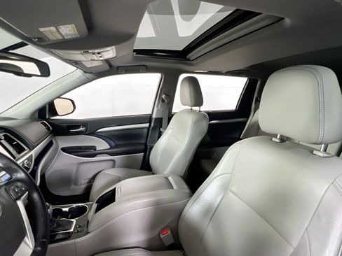 Used 2015 Toyota Highlander XLE AWD/4WD image 22