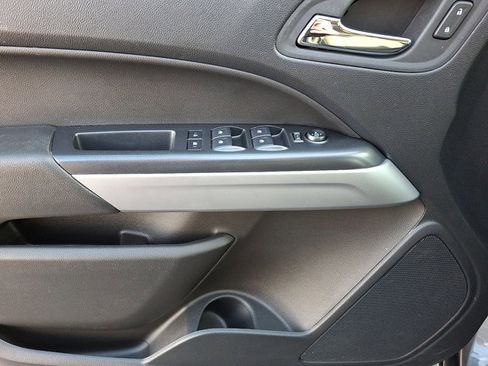 Used 2022 Chevrolet Colorado LT w/ LT Convenience Package image 12