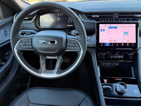 New 2025 Jeep Grand Cherokee Limited image 19