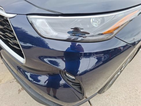 Used 2025 Toyota Highlander XLE AWD/4WD image 10