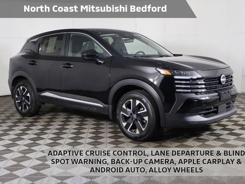 Used 2025 Nissan Kicks SV AWD/4WD image 1