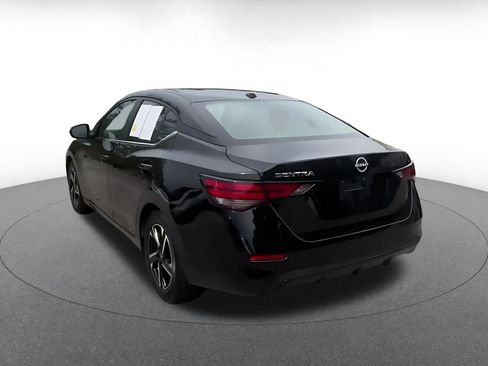 Used 2025 Nissan Sentra SV FWD image 10