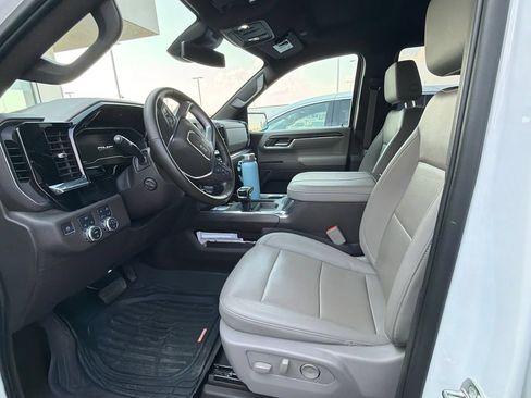 Used 2023 GMC Sierra 1500 SLT w/ SLT Premium Package AWD/4WD image 9